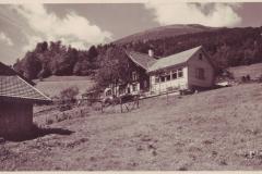 Gasthaus zum Gemsli am Sevelerberg um 1935. Aufnahme und Verlag von Franz Roth, Buchs