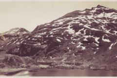 Murgsee gegen Rottor und Mageeren 2514m um 1925. Aufnahme und Verlag von Jean Gaberell, Thalwil, Nr. 5738
