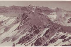 Blick vom Pizol-Gipfel über Sazmartinhorn gegen Ringelspitz um 1920. Aufnahme und Verlag von Jean Gaberell, Thalwil, Nr. 1152