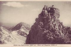 Auf dem Gipfel des Spitzmeilen um 1915. Verlag von J. Häberli-Frei, Flums, Nr. 04805