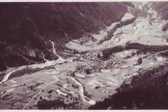 Vättis um 1930, vom Vättnerberg aus gesehen. Aufnahme von Friedrich Wilhelm Sprecher, Vättis