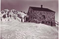 Pizolhütte um 1945. Aufnahme von Hans Schmidt, Bad Ragaz