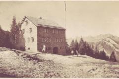 Skihaus Zürich (Neuer Skiclub Zürich) im Eröffnungsjahr 1927, Poststempel vom 19.11.1927, Aufnahme und Verlag von Jean Gaberell, Thalwil, Nr. 10800