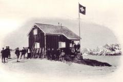 Einweihung der Spitzmeilenhütte am 26.12.1903, Aufnahme von Joachim Mercier, Glarus