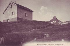 Spitzmeilenhütte und Gipfel des Spitzmeilen um 1910. Verlag Trümpi-Knobel, Glarus, Nr. 2663