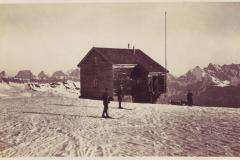 Spitzmeilenhütte um 1920. Aufnahme und Verlag von Jean Gaberell, Thalwil, Nr. 218