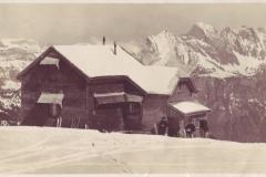 Spitzmeilenhütte um 1925. Aufnahme und Verlag von Jean Gaberell, Thalwil, Nr. 1986