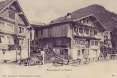 Bauernhäuser in Amden um 1905. Verlag der Gebrüder Wehrli, Zürich, Nr. 8879